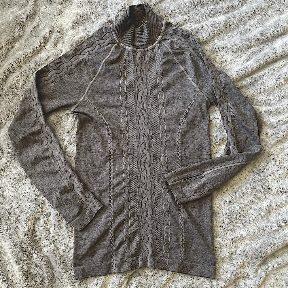 Zella Seamless Top with Cable Knit Sweater Pattern